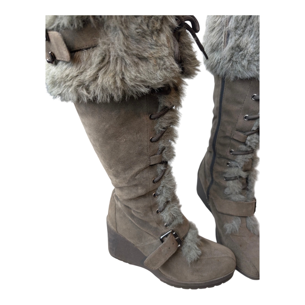 Boots with the Fur